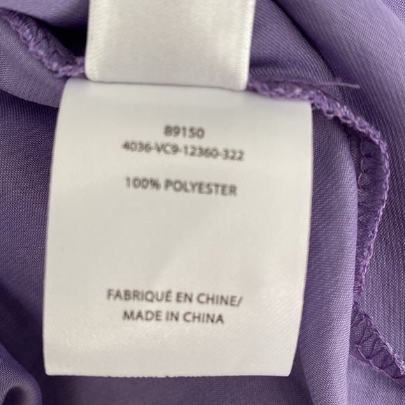 Brand new w/o tags. Laura Petites purple silky sleeveless blouse - Picture 5 of 5